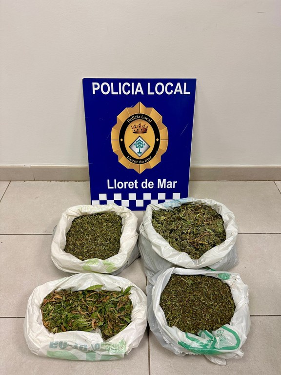 La Policia Local de Lloret de Mar requisa un quilo i mig de marihuana
