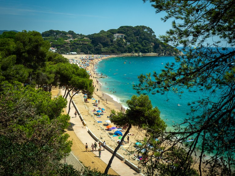 S’obre el nou passeig marítim de Fenals