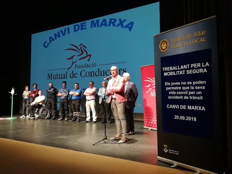 330 estudiants de Lloret de Mar assisteixen a la representació de "Canvi de Marxa"