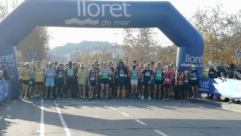 823  persones participen a la Cursa de Nadal de Lloret 