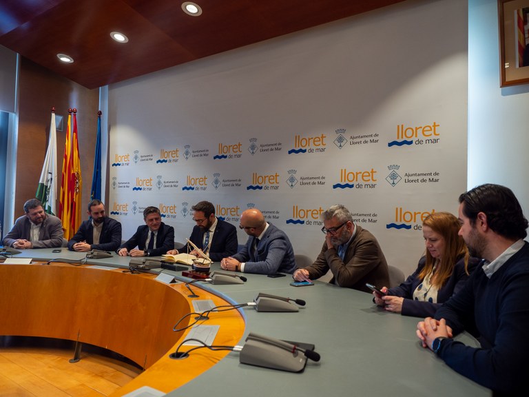 El Conseller de Territori, Juli Fernàndez,  i el Secretari de Mobilitat i Infraestructures, Marc Sanglas, visiten l’Ajuntament de  Lloret