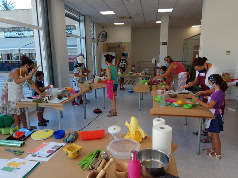 Exhaurides les places per al taller de cuina saludable en família organitzat per l’Ajuntament de Lloret