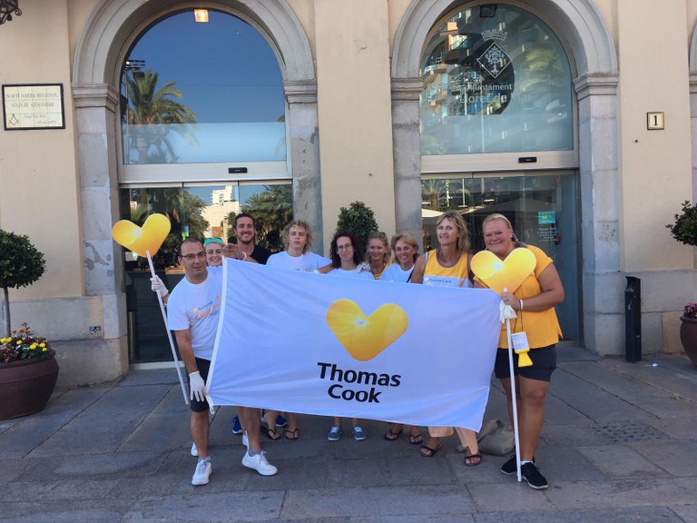 L’operador turístic Thomas Cook organitza una neteja popular a la platja  Lloret