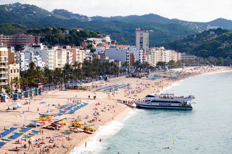 Les cinc platges de Lloret de Mar tornen a obtenir la bandera blava