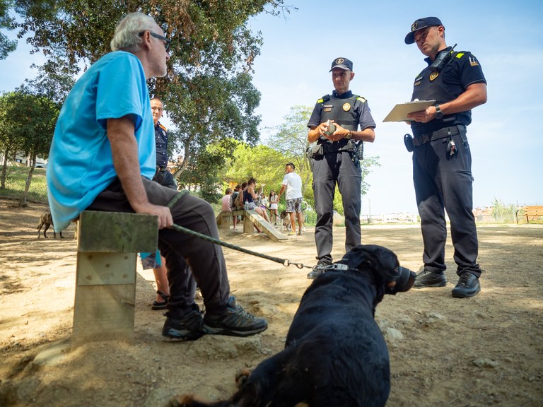 Lloret de Mar inicia una campanya informativa per a la tinença responsable d’animals de companyia