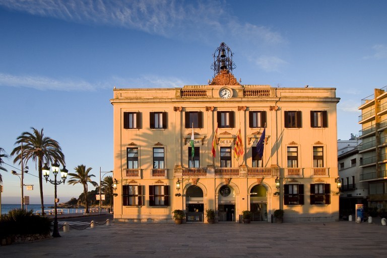 Lloret de Mar manté les platges obertes per Sant Joan però no permet fogueres ni festes