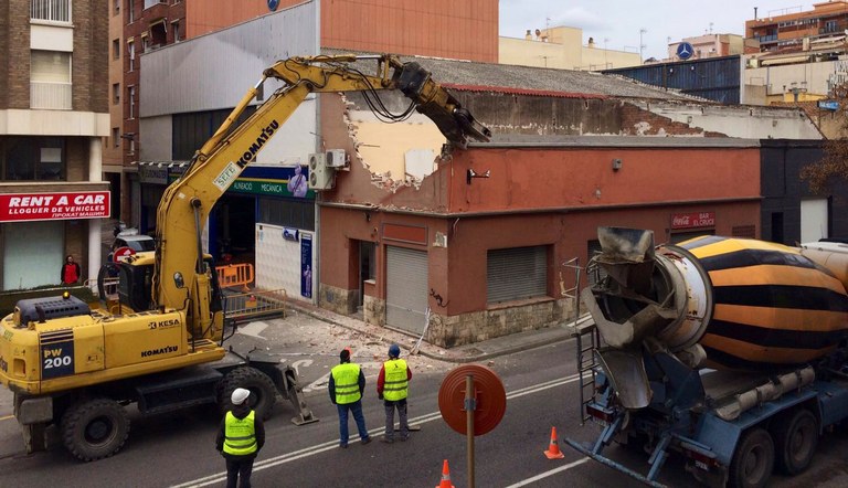 Lloret ha iniciat aquest matí l’enderroc de les dues finques de l’avinguda de Blanes