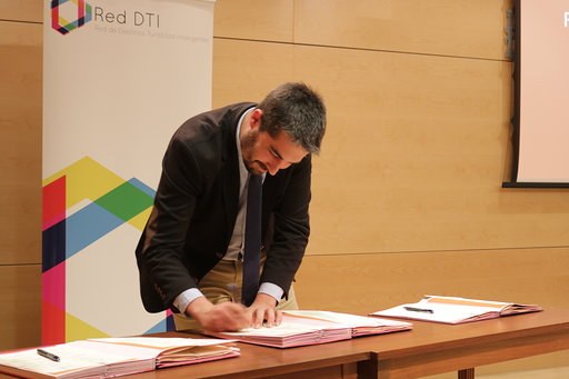 Lloret participa a l’acte de constitució dels òrgans de govern de la Red Destinos Turísticos Inteligentes