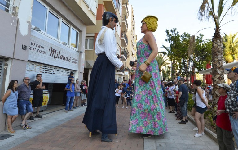 Cercavila i trobada de gegants. 