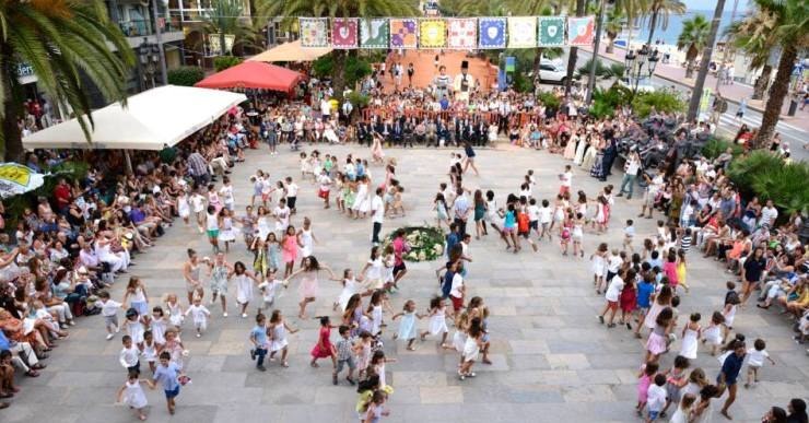 Assaig del Ball de Plaça de concurrència popular. 