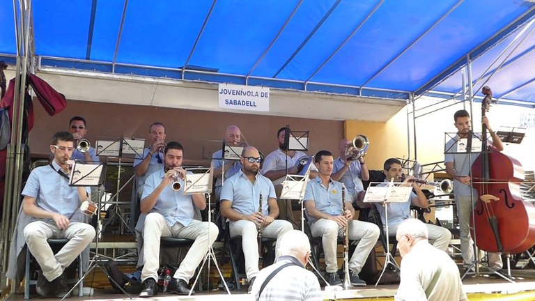 Sardanes d'estiu a càrrec de la Cobla Jovenívola de Sabadell.