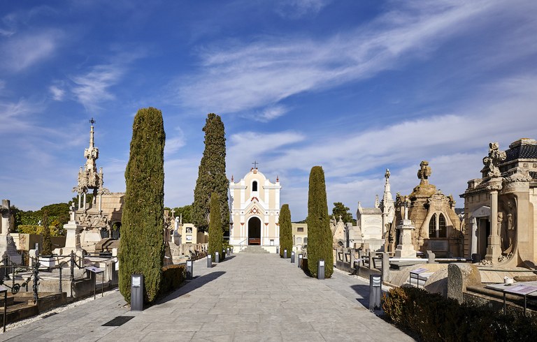 Visita guiada al Cementiri  Modernista d'Art Funerari 