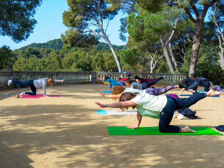 Dia Internacional del Ioga als jardins de Santa Clotilde