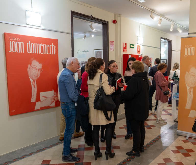 L’exposició 'Joan Domènech i Moner (1943-2023). Una vida dedicada a la Cultura. Lloret estava per damunt de tot ', dona el tret de sortida a l'Any Domènech 